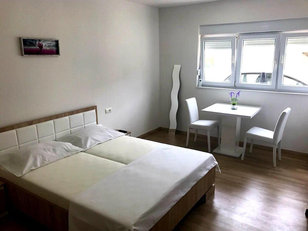 Apartmani Maki Omiš Eksteriør billede