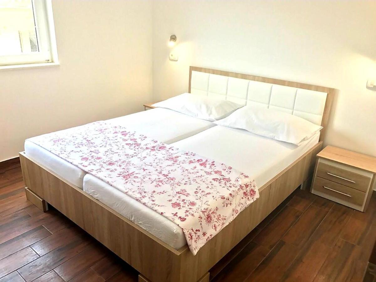 Apartmani Maki Omiš Eksteriør billede